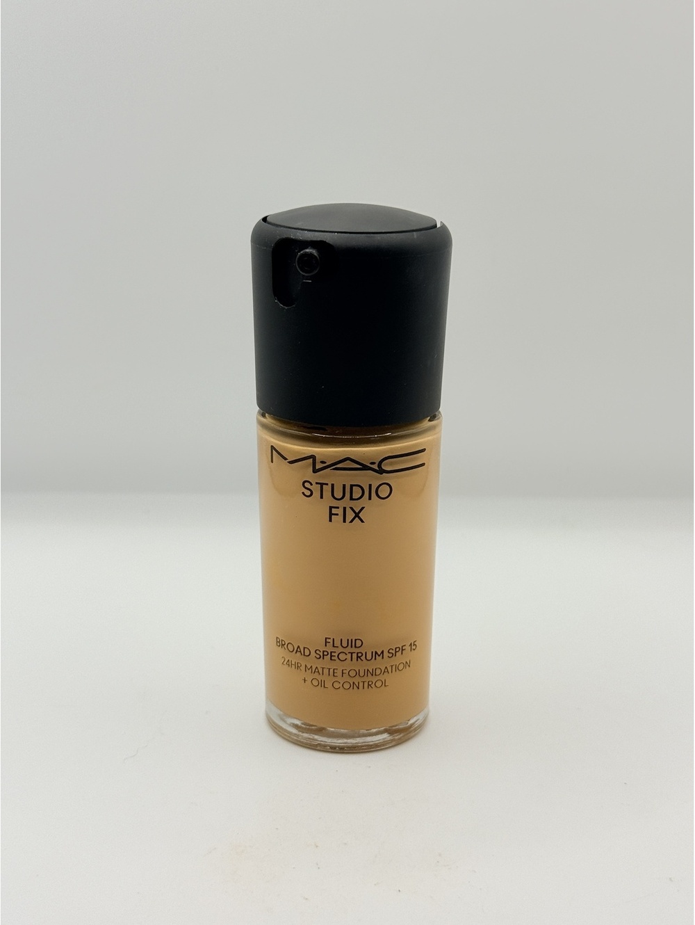 MAC Studio Fix Fluid 24Hr Matte Foundation NC30